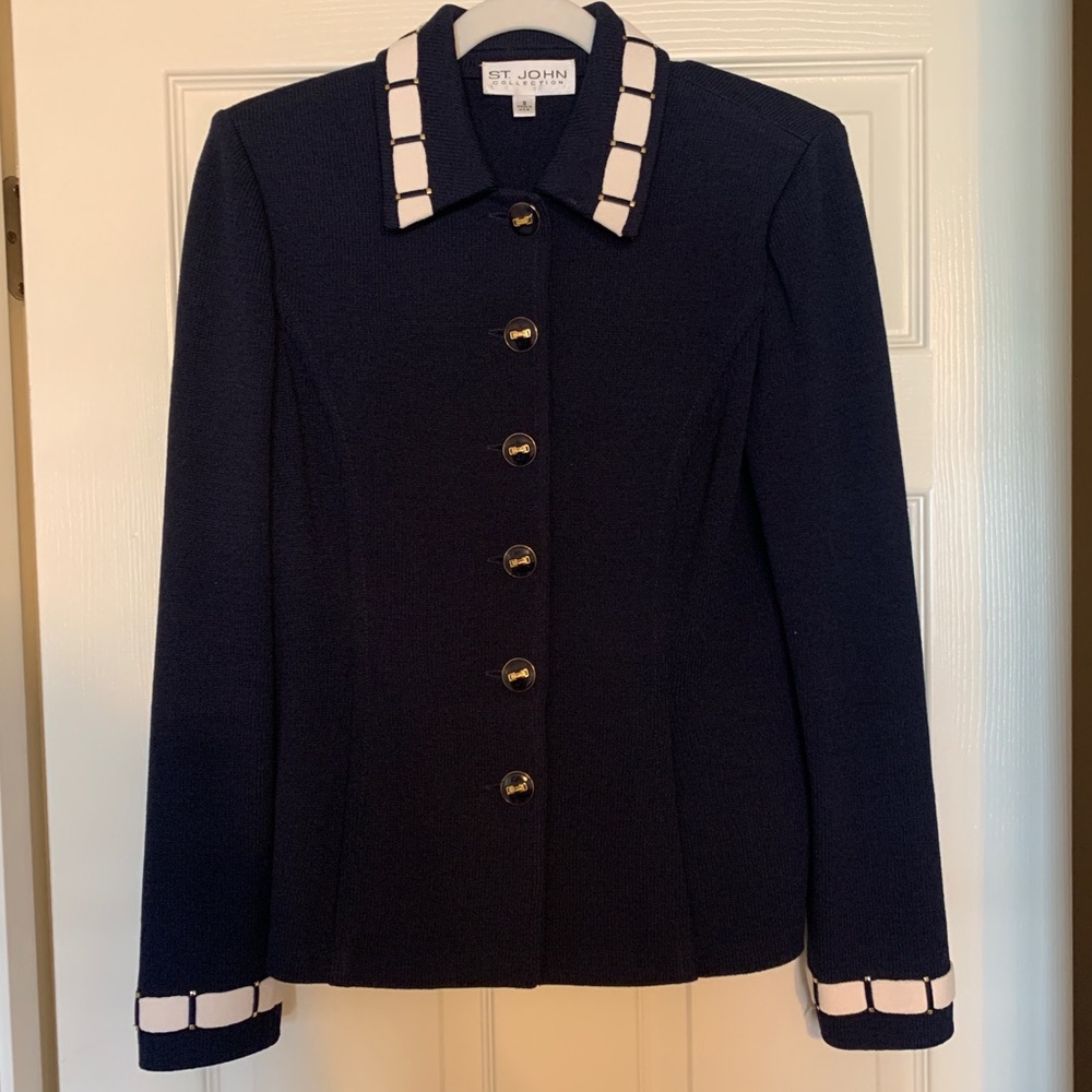 St. John Collection Size 8